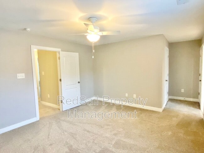 Building Photo - 411 Quarterpath Rd