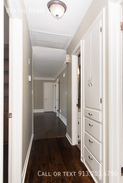 Building Photo - 5521 W 98th Pl