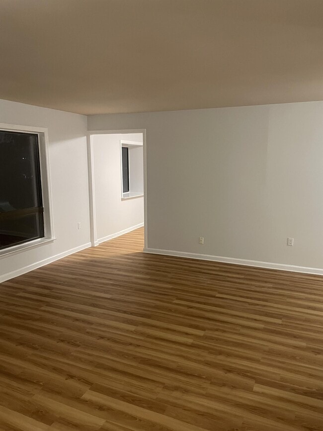 Building Photo - 66 Banner Ct