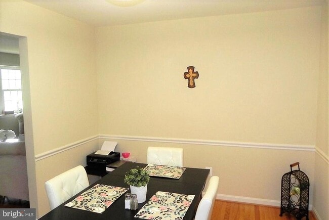 Building Photo - 2305 McGregor Ct