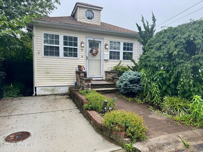 Primary Photo - 14 Sycamore Ave