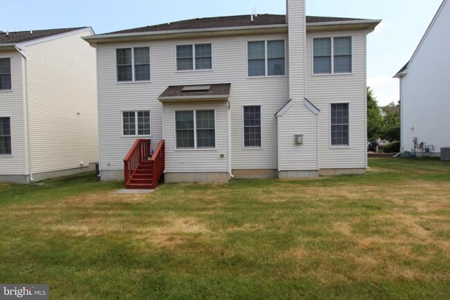 Building Photo - 26 Esterbrook Dr