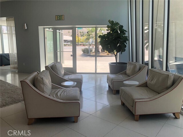 Building Photo - 1010 E Palm Canyon Dr