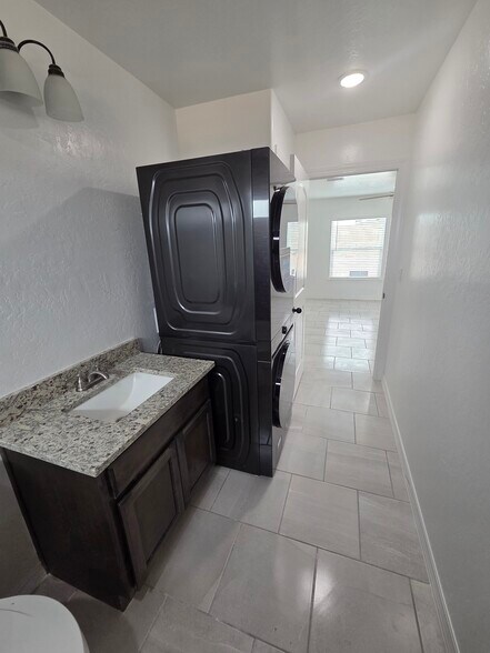 Bathroom - 13101 Lopez Rd