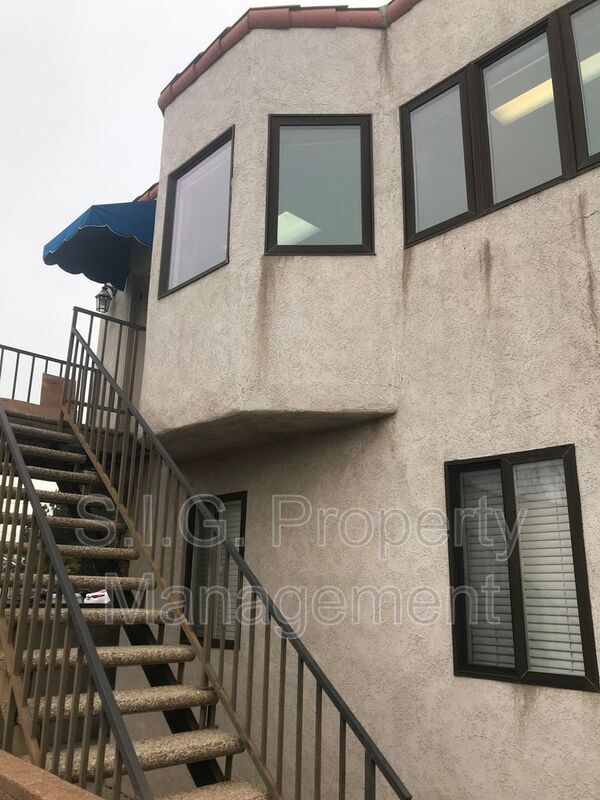 Building Photo - 1125 1/2 Foothill Blvd