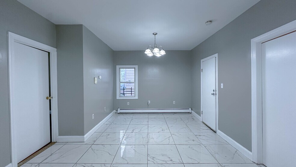 Building Photo - 165 Winfield Ave