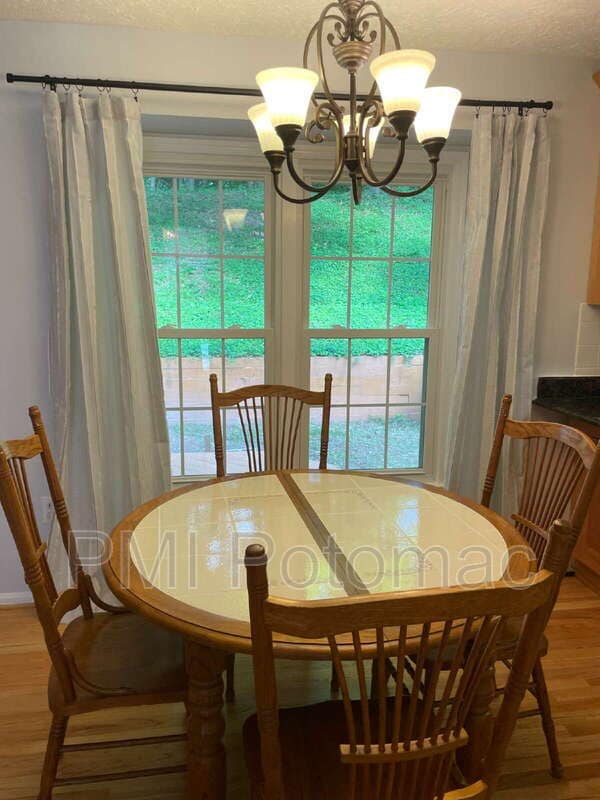 Building Photo - 1917 Agate Dr