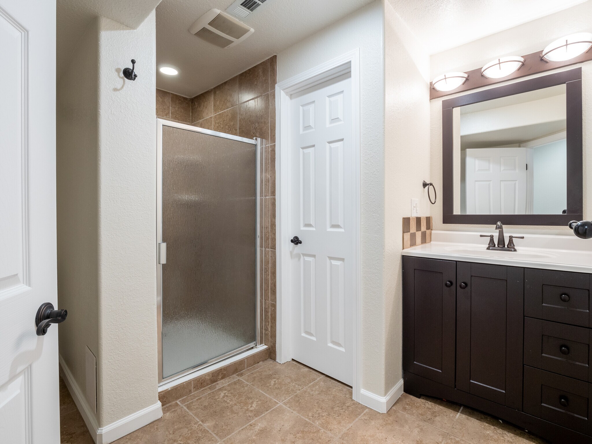 Building Photo - 5162 Cinquefoil Ln