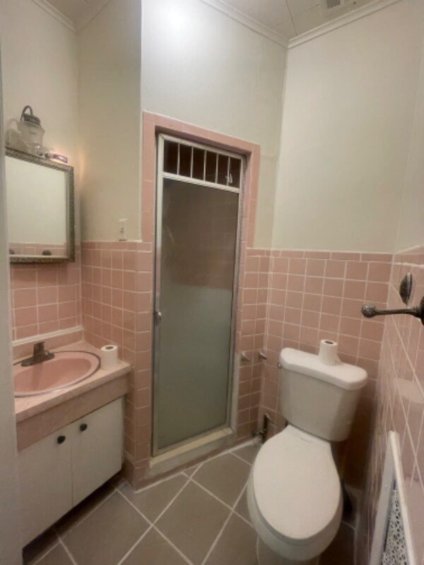 Building Photo - 1061 E 92nd St