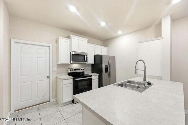 Building Photo - 86768 Mainline Rd