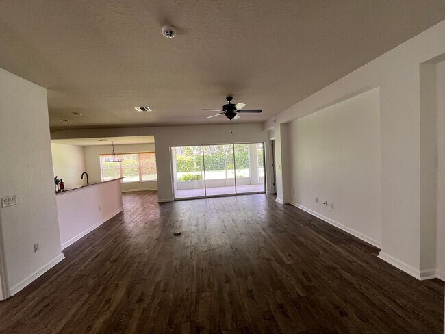 Building Photo - 4146 SW 47th Ct