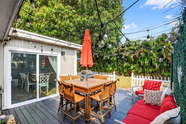 Building Photo - 320 Riverdale Rd