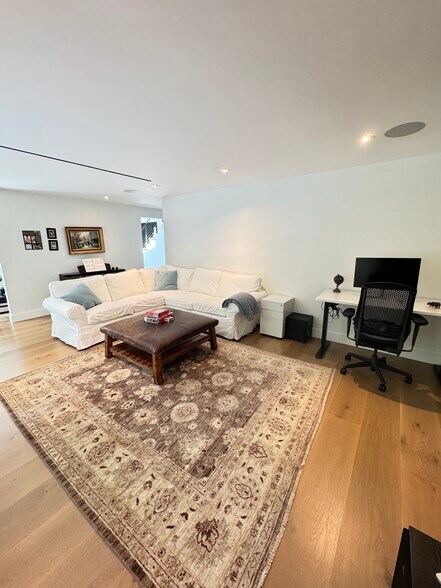 Building Photo - 22848 Sparrowdell Dr