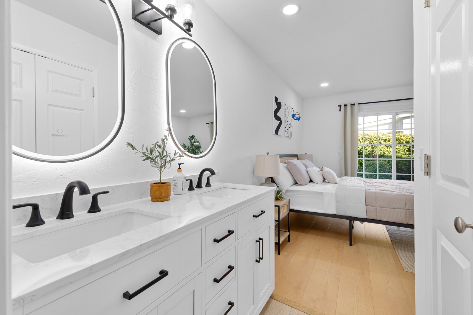 Building Photo - 17131 Autumn Cir