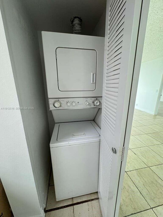 Building Photo - 3300 NE 191st St