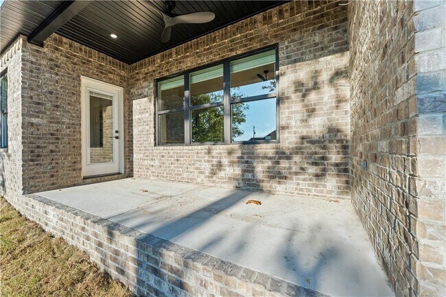 Building Photo - 2 Kolman Ln