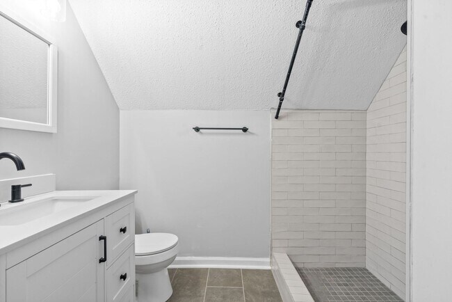 Building Photo - 1804 Palamino Dr