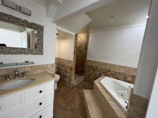 Building Photo - Beautiful Home in the Hills of Los Angeles