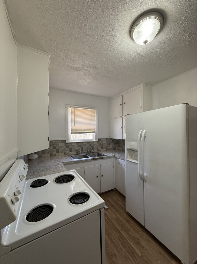 Building Photo - 114 Avenue V