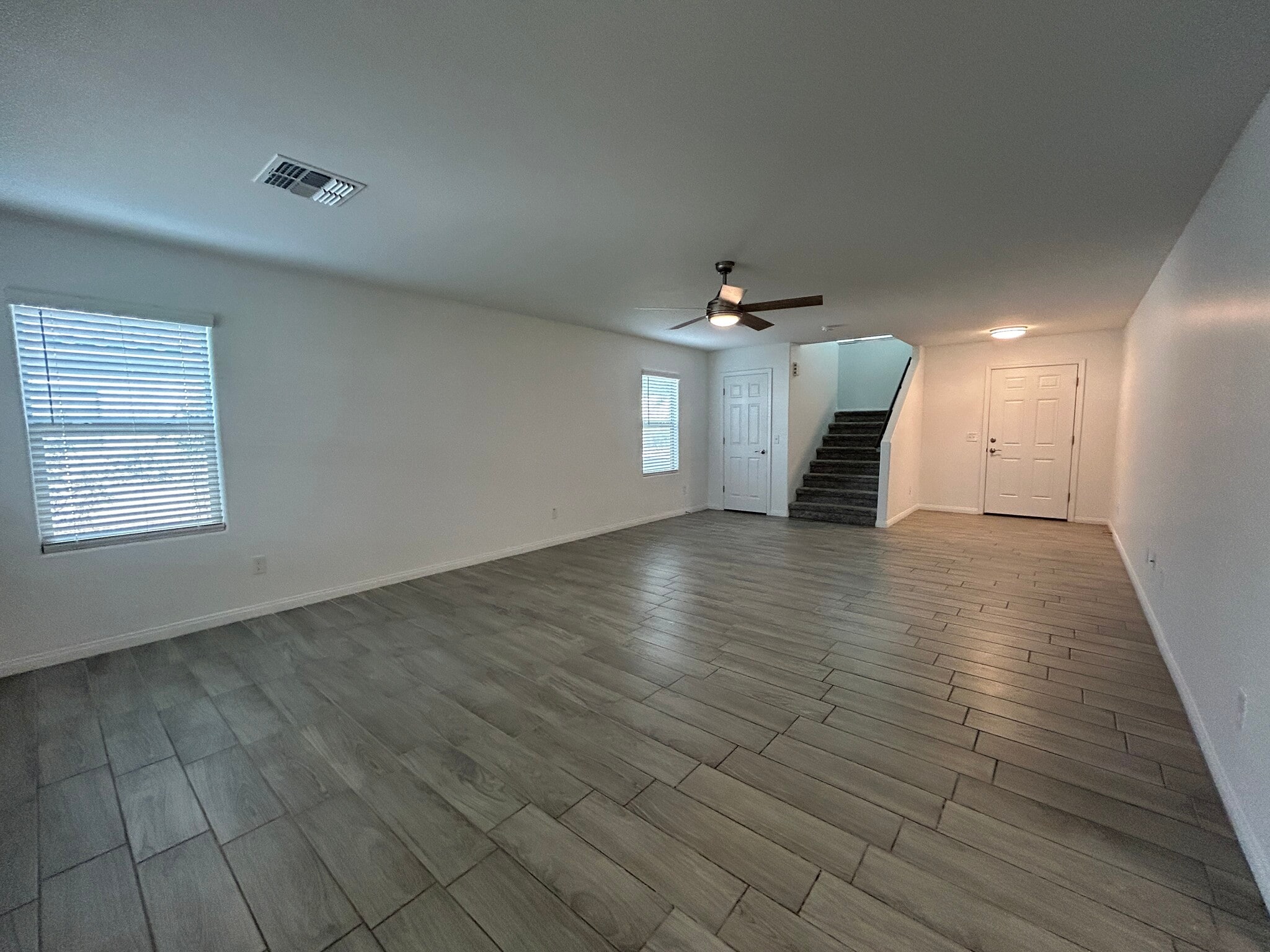 Building Photo - 9208 W Coolidge St