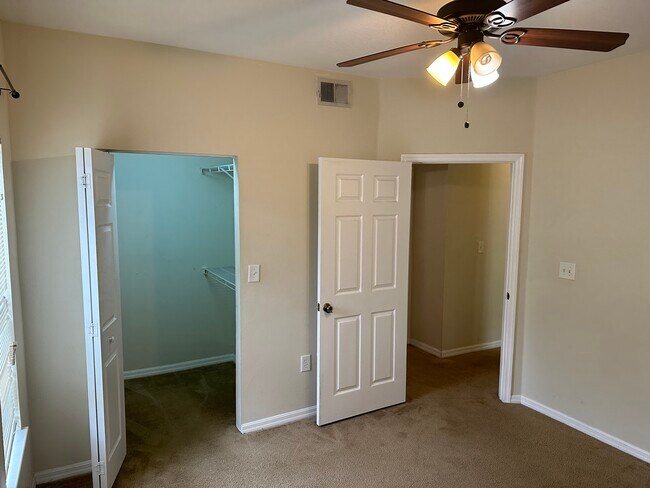 Building Photo - 5612 Pinnacle Heights Cir