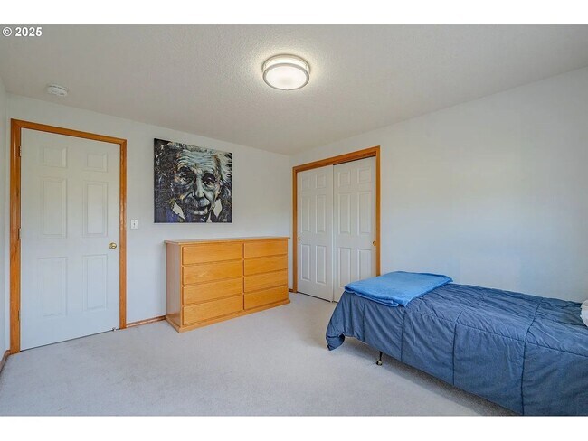 Building Photo - Spacious 4BR, 3 Bath House in Felida