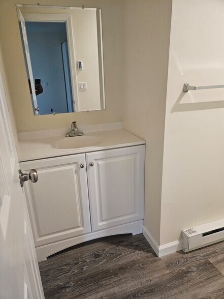 Bathroom - 125 Burgundy Hill Ln