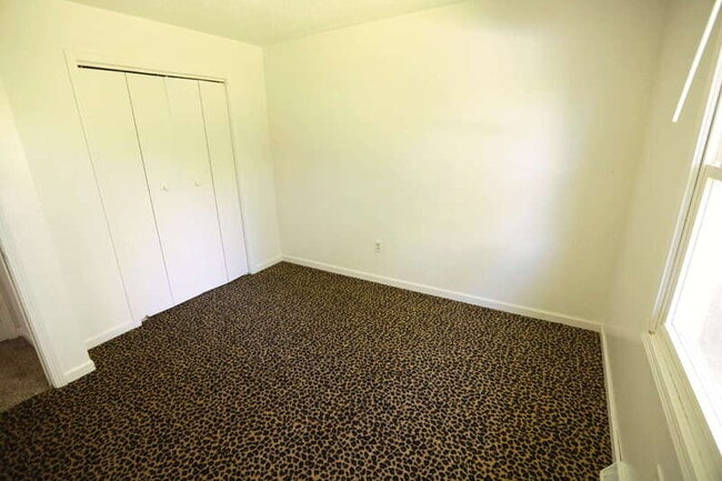 Building Photo - 2257 Countrywood Dr SE