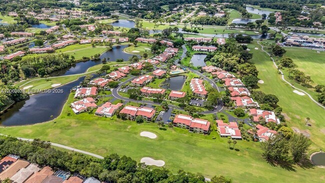 Building Photo - 8535 Casa Del Lago