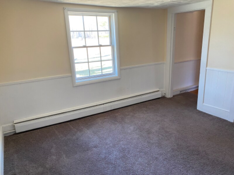 Building Photo - 469 River Rd