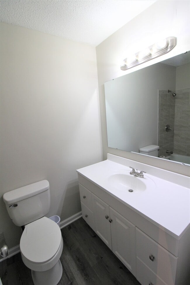 Building Photo - Remodeled Ranch Home in Steele Creek!