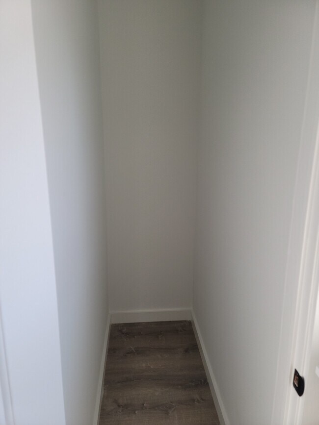 Building Photo - 2953 Edgley St