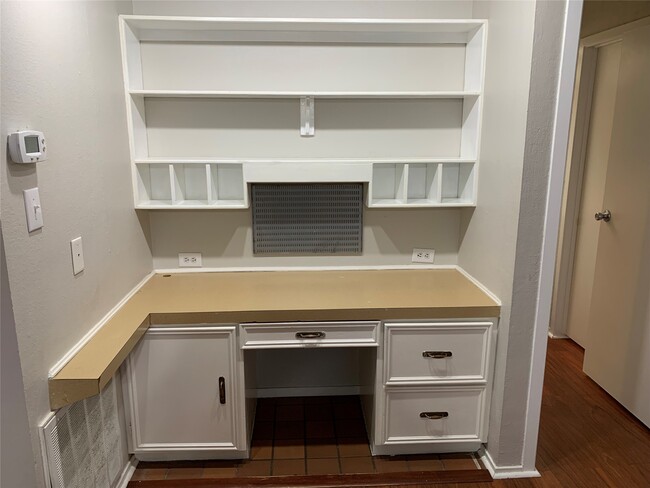 Building Photo - 2 Goldthread Ct