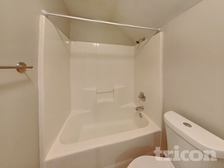 Building Photo - 217 Titans Cir