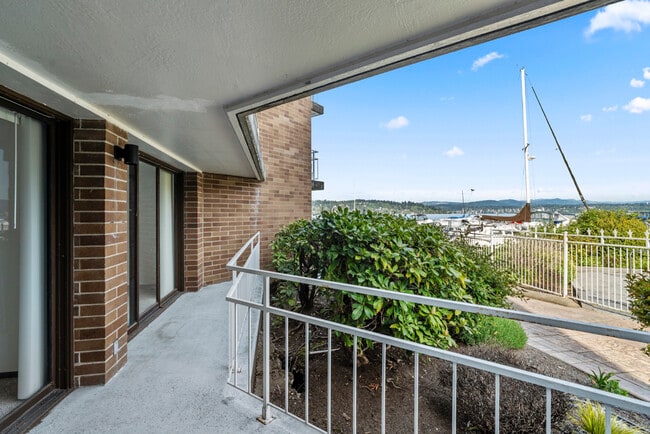 Building Photo - 9500 Rainier Ave S