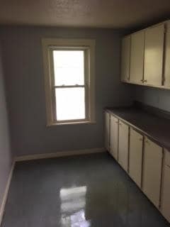 Building Photo - 574 Maple St