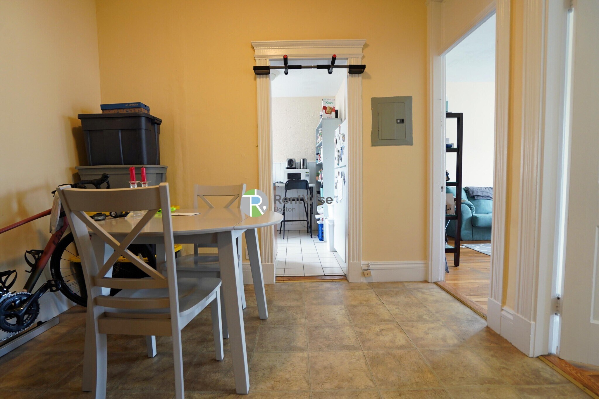 Building Photo - 76 Gordon St