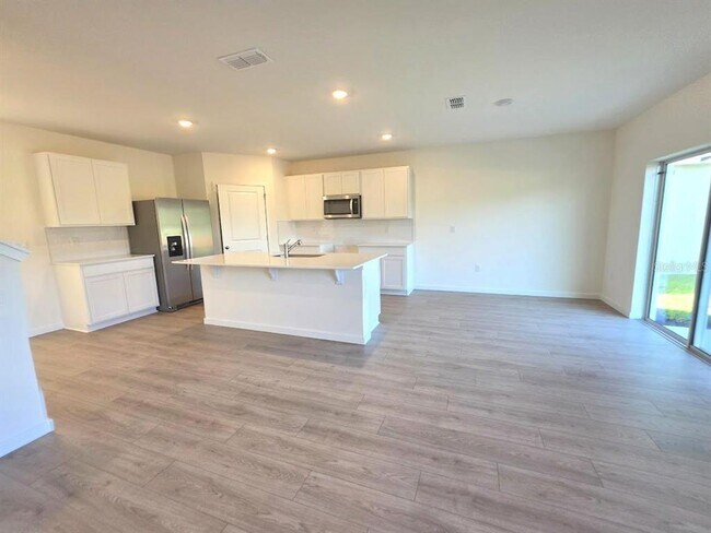 Building Photo - 1025 Champion Ridge Dr