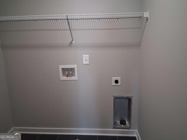 Building Photo - 3185 Tackett Rd