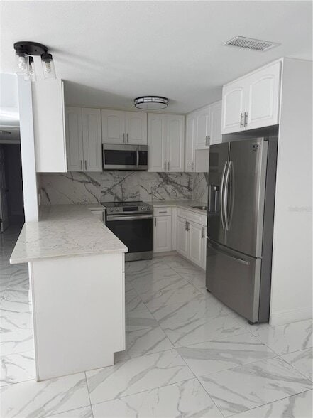 Building Photo - 5617 Gateway Dr