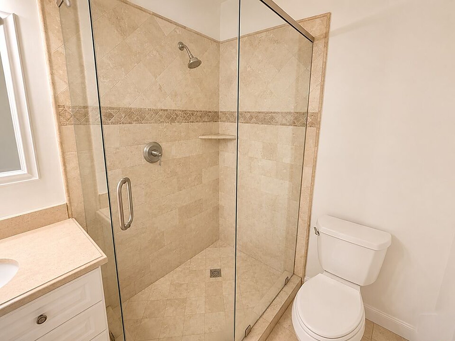 Building Photo - 5870 Green Valley Cir