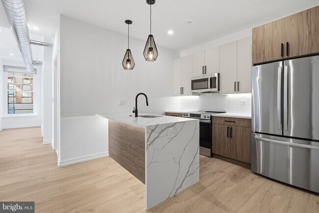 Building Photo - 203 S 13th St