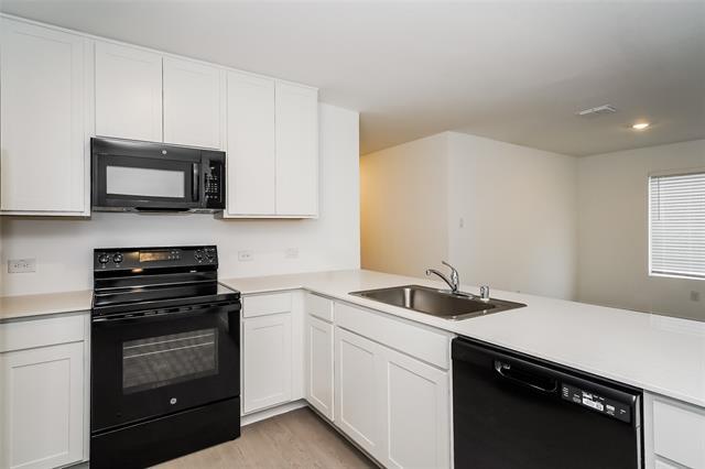 Building Photo - 1121 Tufted Dr
