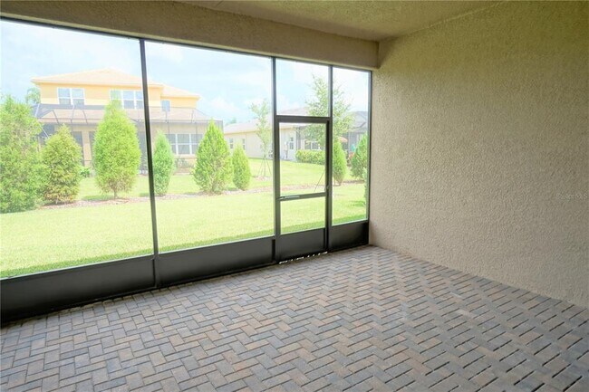 Building Photo - 30835 Spruceberry Ct