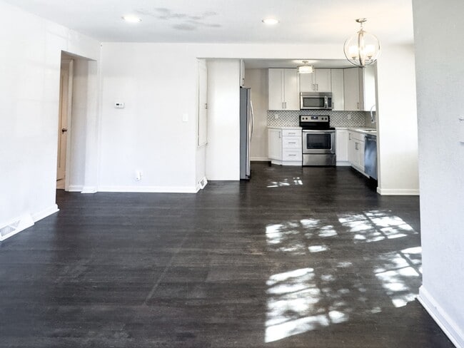 Building Photo - Spacious 5-Bedroom Gem on Locust Street – 2,053 Sq. Ft. of Comfort in Denver's Heart!