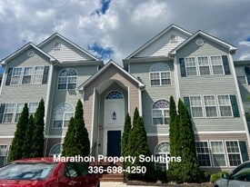 Building Photo - 4700 Pennoak Ln