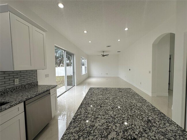 Building Photo - 1907 Cedar Arch Ln