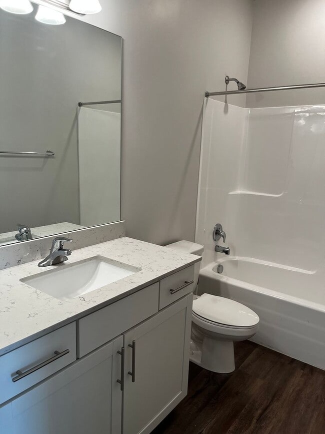 Building Photo - Absolutely STUNNING Townhome!!!