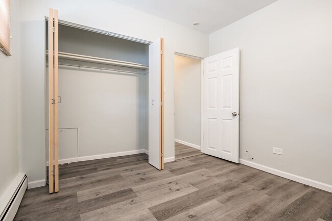 Building Photo - 931 Dunlop Ave