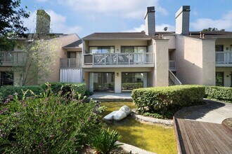 Building Photo - Remodeled, ground level, 1 bedroom, 1 bath condo in Lakeside Garden Grove Community